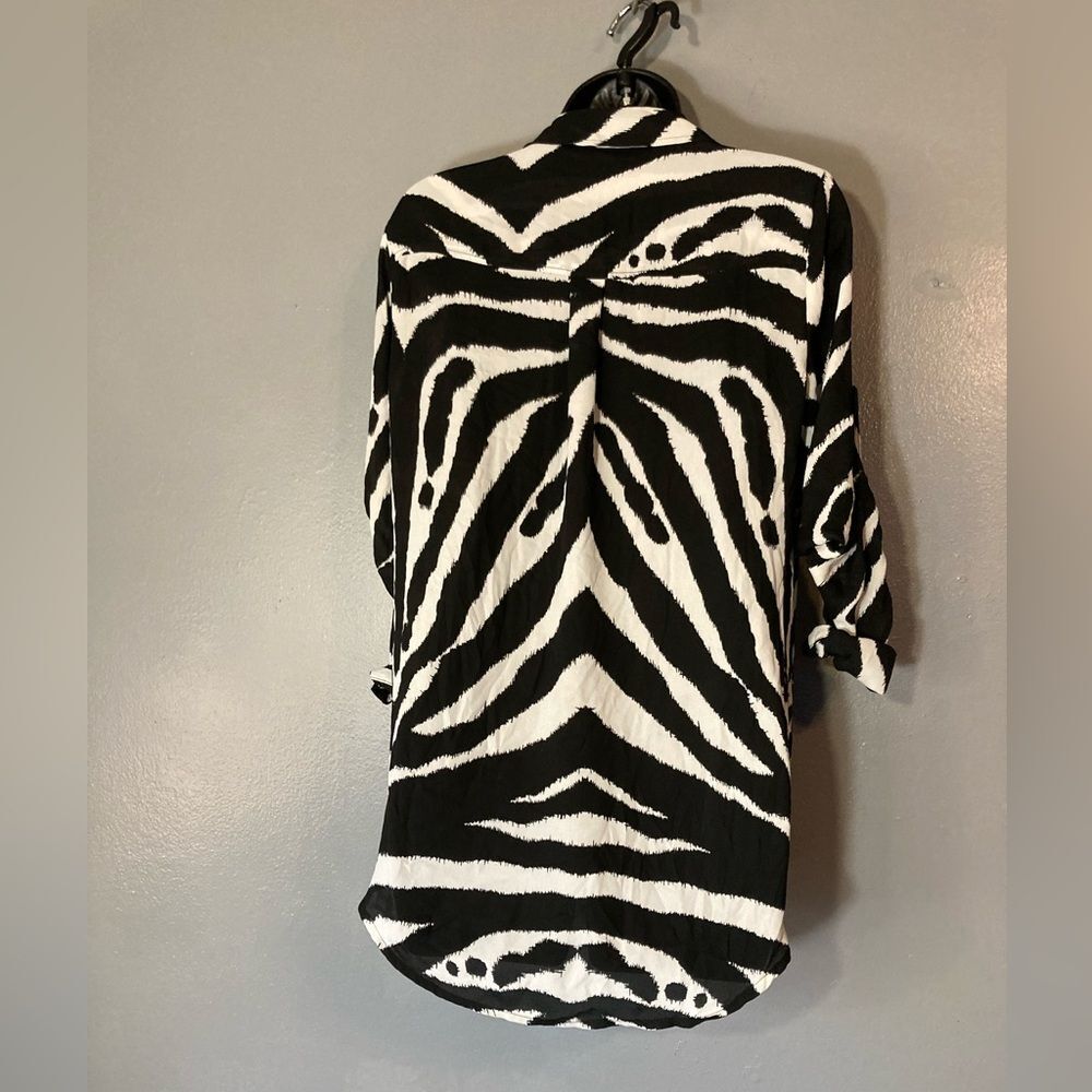 NY&CO Black&white high low semi sheer blouse - Picture 3 of 5